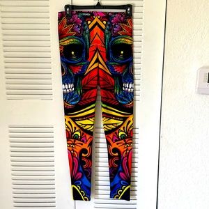 GearBunch Brand leggings, tribal skull, size medium